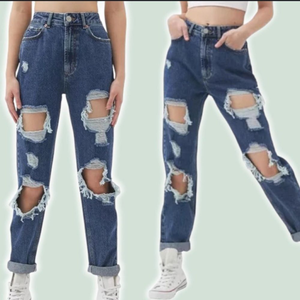 BDG Mom High Rise Urban Outfitters Distressed Dark Wash Jeans Size 25 or 0
